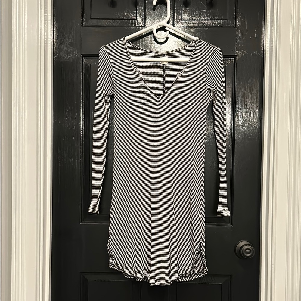 O’Neill Black and White Striped Thermal Knit Long Sleeve Dress - Size XS